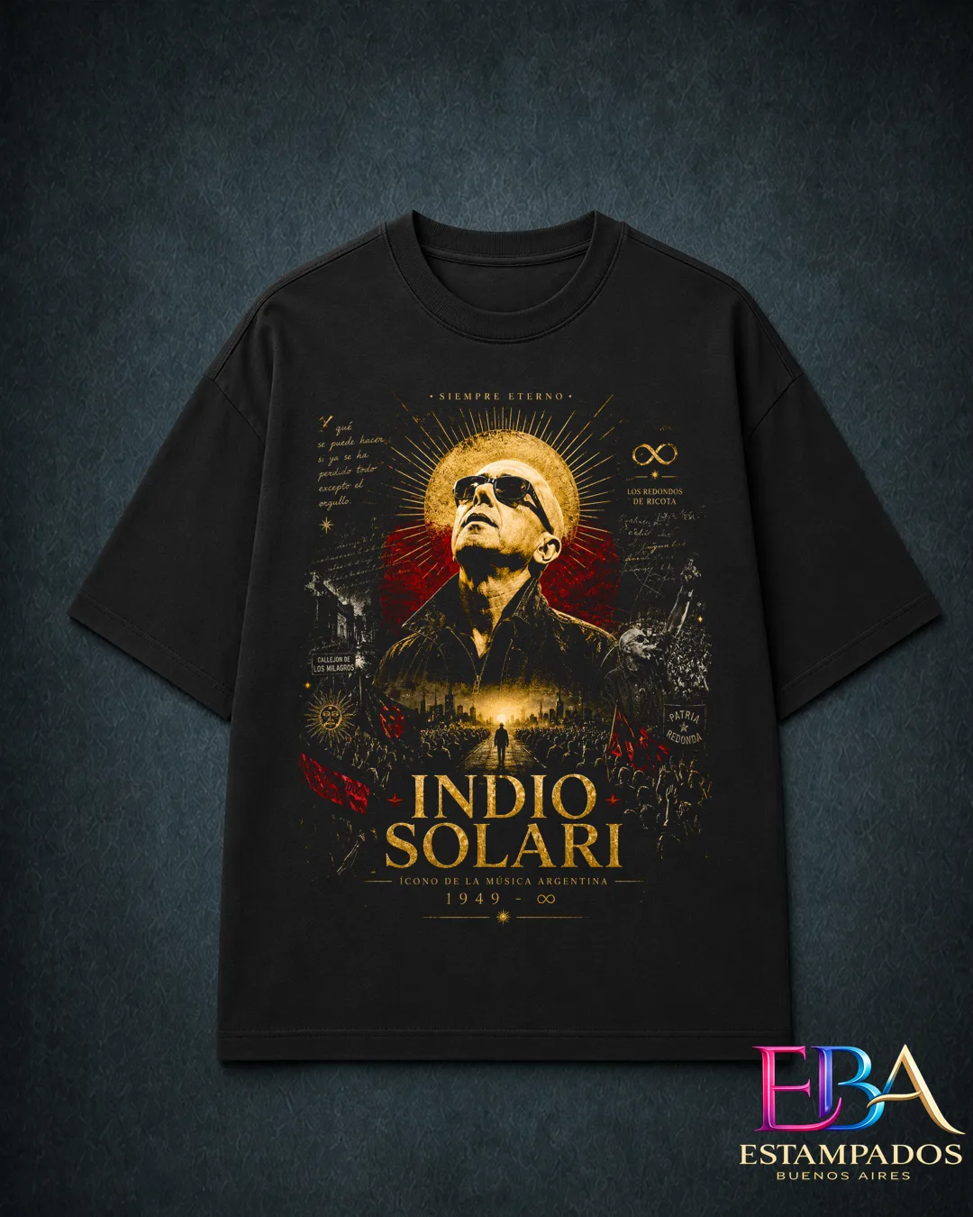 Remera negra con retrato dorado de Indio Solari, la inscripción Indio Solari 1949 - ∞ y referencias a sus canciones