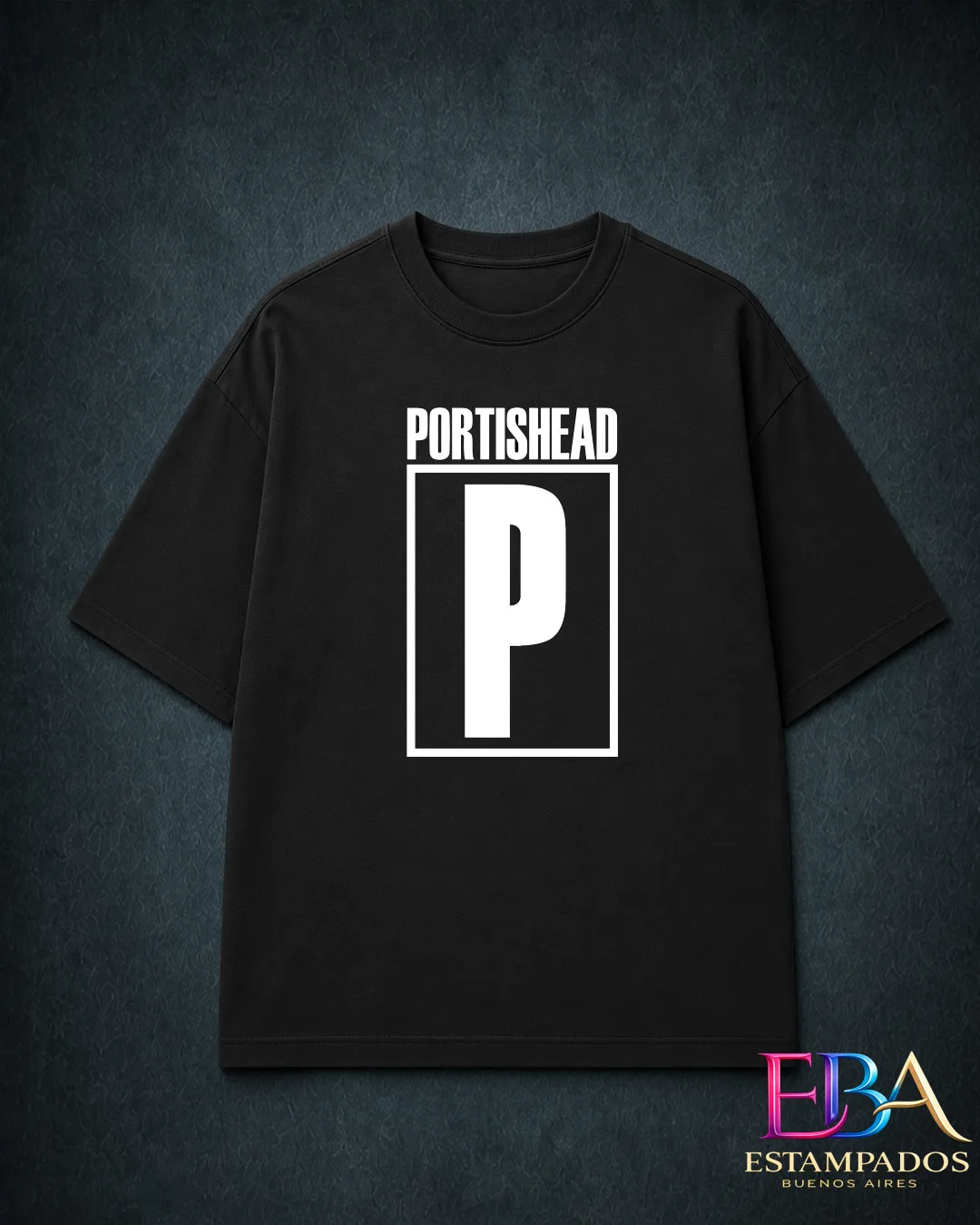 Remera negra con la palabra Portishead y una gran letra P blanca enmarcada en un rectángulo